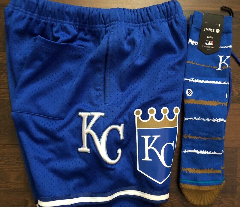 PRO STANDARD KANSAS CITY ROYALS MENS SHORTS SIZE SMALL WITH MATCHING SOCKS.